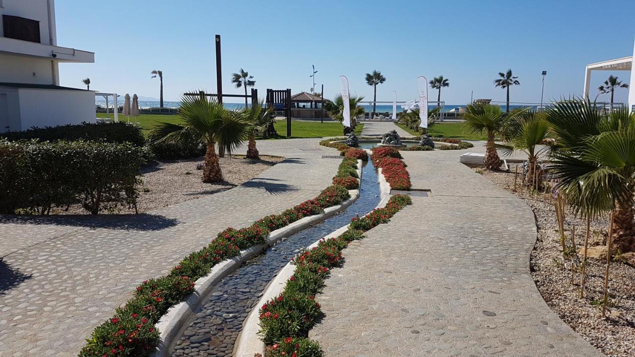 Aphrodite Beachfront Penthouse Apartment Ghaziveran Extérieur photo