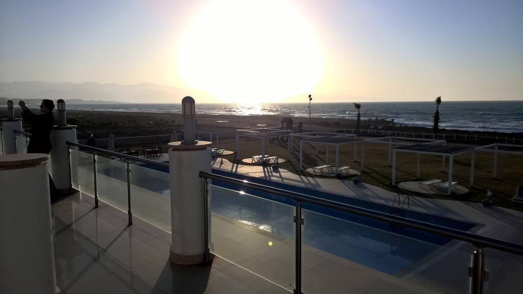 Aphrodite Beachfront Penthouse Apartment Ghaziveran Extérieur photo
