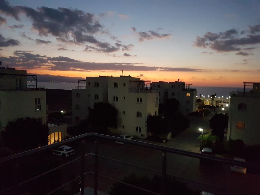 Aphrodite Beachfront Penthouse Apartment Ghaziveran Extérieur photo