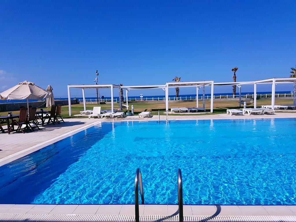 Aphrodite Beachfront Penthouse Apartment Ghaziveran Extérieur photo